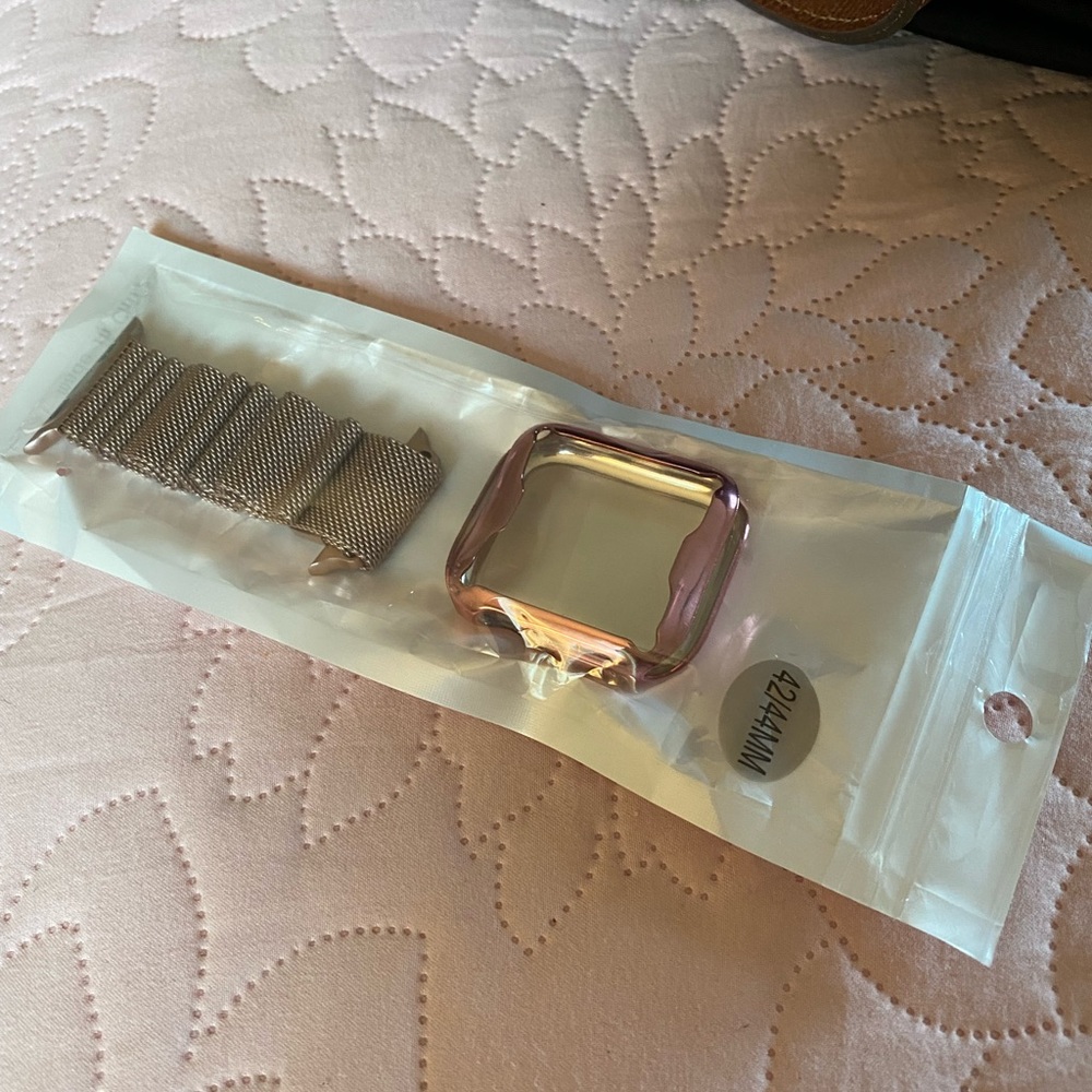 Apple metal watch band. Brand new